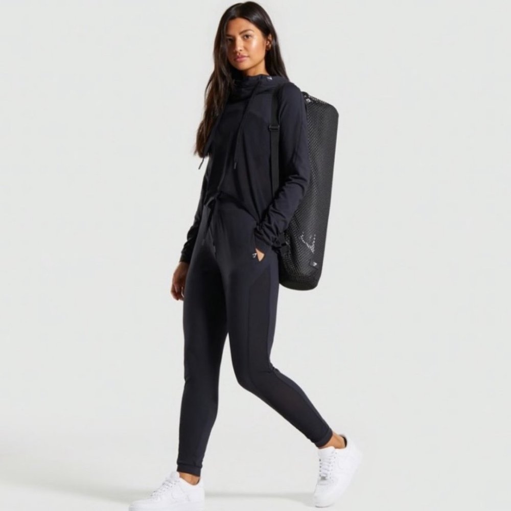 Gymshark Aura Hoodie in Black size small